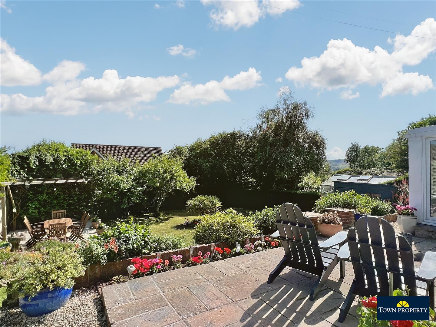 Property Details for Rattle Road Stone Cross Pevensey BN24 5EB Town